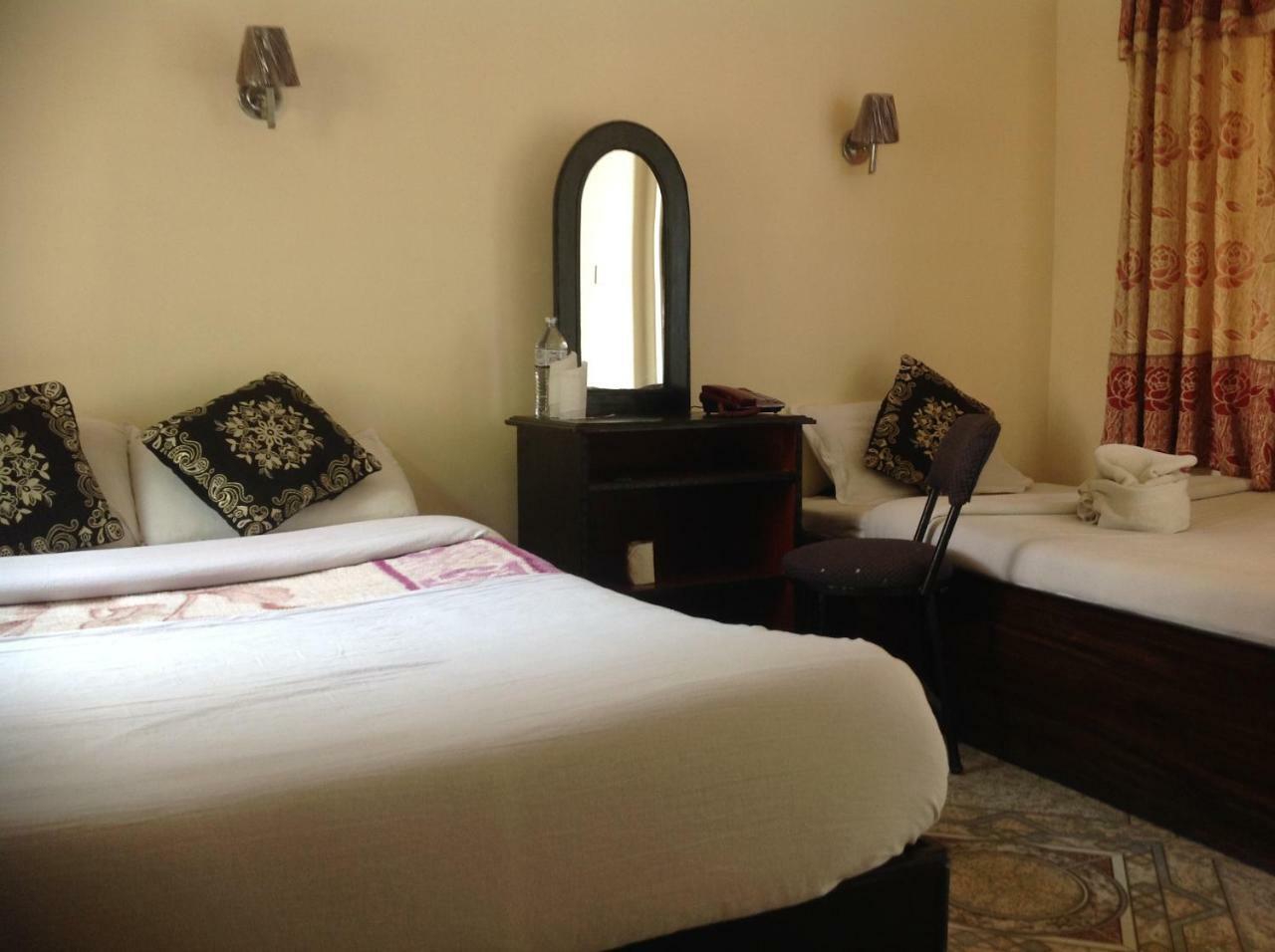 Hotel Direction Pokhara Extérieur photo