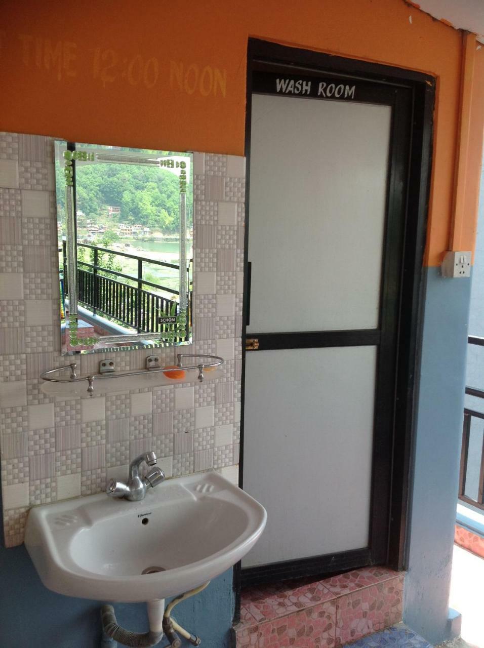Hotel Direction Pokhara Extérieur photo