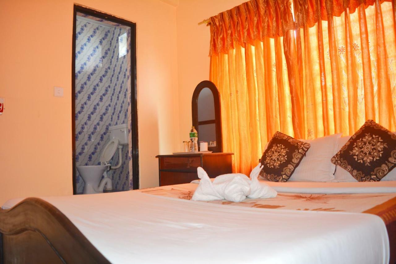 Hotel Direction Pokhara Extérieur photo