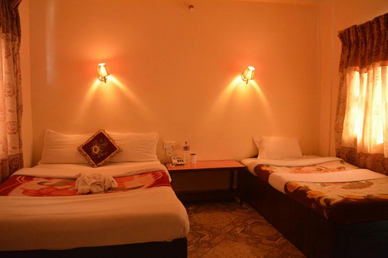 Hotel Direction Pokhara Extérieur photo