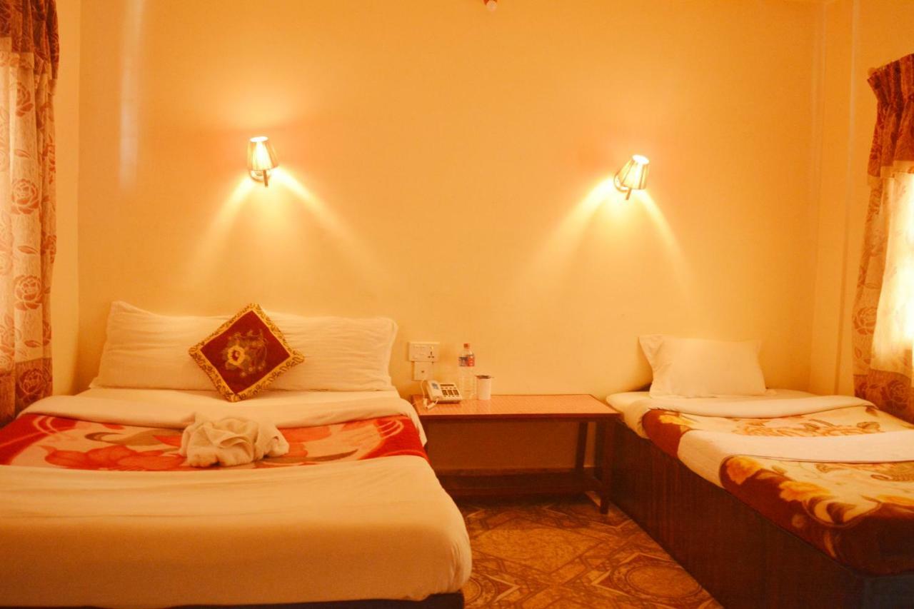 Hotel Direction Pokhara Extérieur photo
